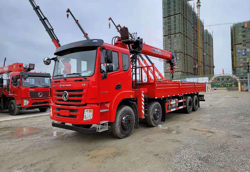 國(guó)六東風(fēng)暢行D3??后八輪隨車(chē)吊