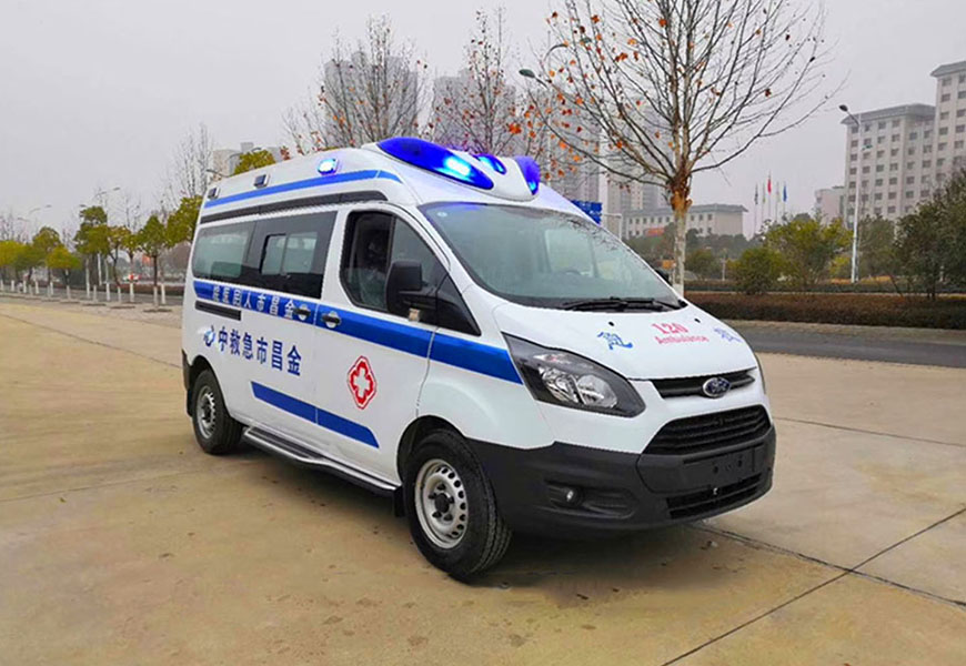 國六福特V362中軸中頂救護(hù)車(汽油版)