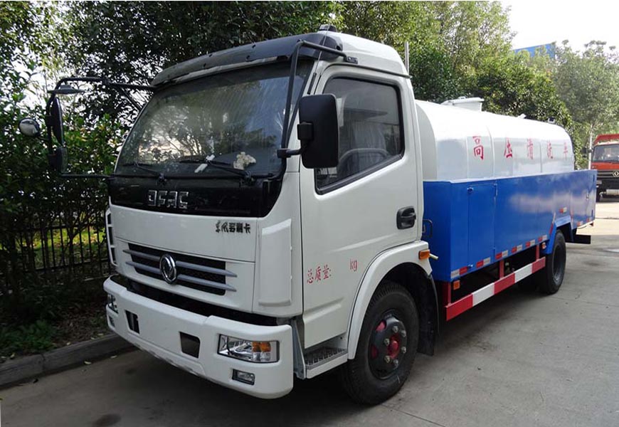 東風(fēng)多利卡小型高壓清洗車